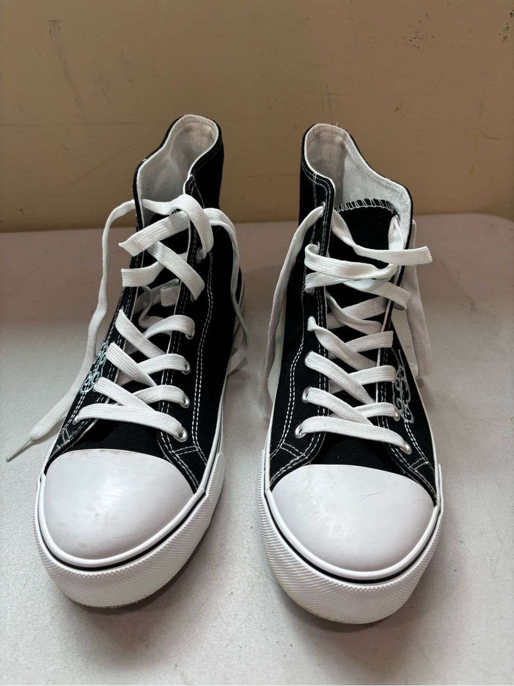 Classic Black High-Top Canvas Sneakers with Embroidery and White Laces